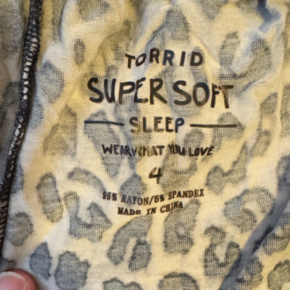 Leopard Print Sleep Shorts - Picture 2 of 4